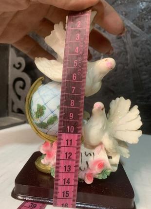 Голуби на глобусі , статуетка6 фото