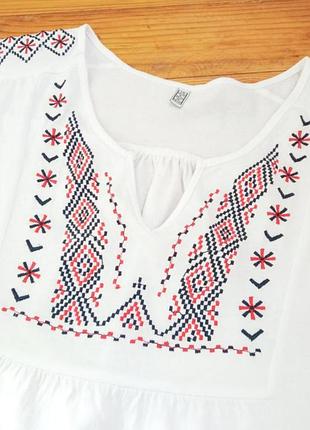 Біла бавовняна футболка вишиванка хлопковая белая футболка вышиванка