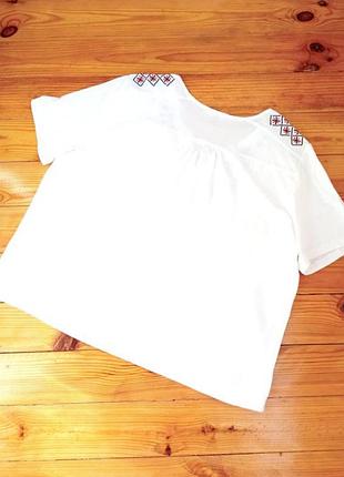 Біла бавовняна футболка вишиванка хлопковая белая футболка вышиванка