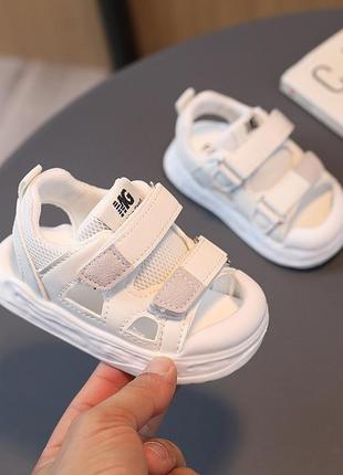 Удобные и легкие босоножки: