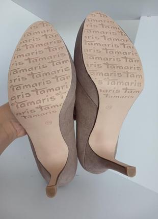 Бежевые коричневые туфли из экозамши на высоком каблуке7 фото
