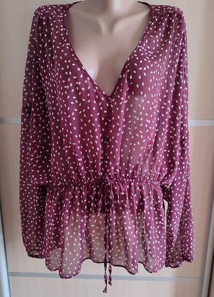 Блуза большого размера. реглан рукав.
на талии резинка с имитацией затягивающего пояска в виде бантика