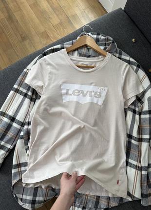 Женская футболка levi’s