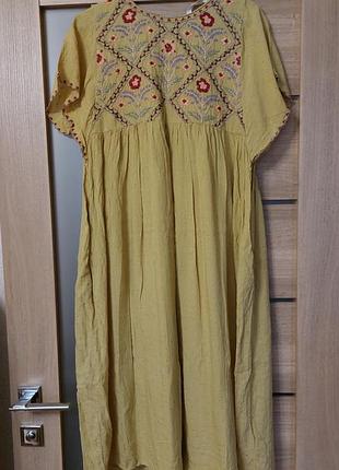 Платье вышиванка миди zara