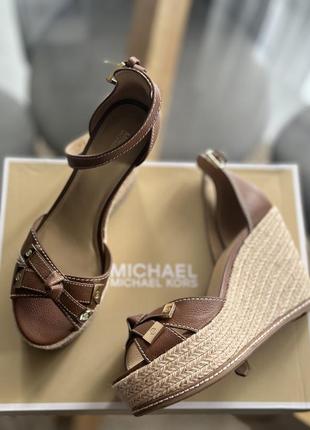 Босоножки kors оригинал