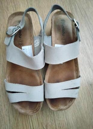 Босоножки замша