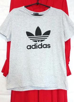 Футболка сіра adidas принт