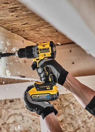 Дрель-шуруповёрт аккумуляторная бесщёточная ударная dewalt dcd805h2t 7