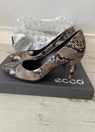 Туфлі eco в ідеальному стані. р 38. натуральна шкіра.