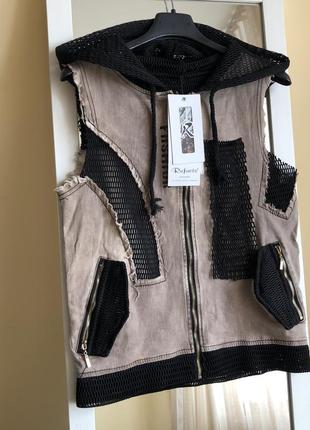 Жіноча безрукавка жилетка