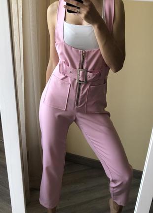 Жіночий комбінезон