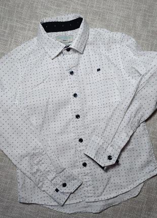 Рубашка для мальчика. рубашка с длинным рукавом на рост 116 см. рубашка для школы. белая рубашка в горошек. стильная рубашка