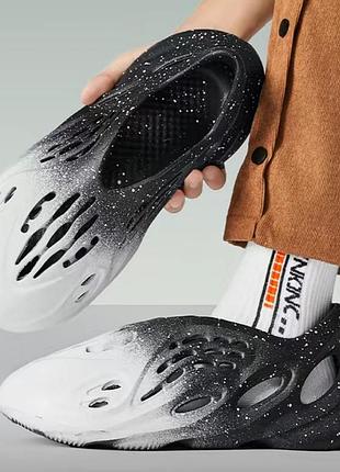 Кроксы мужские, новые черно белые💚