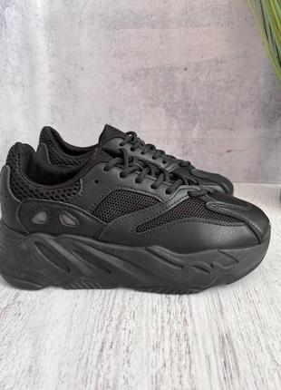 Повсякденні жіночі кросівки7 фото