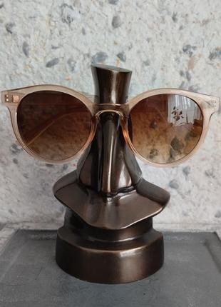 Очки солнцезащитные