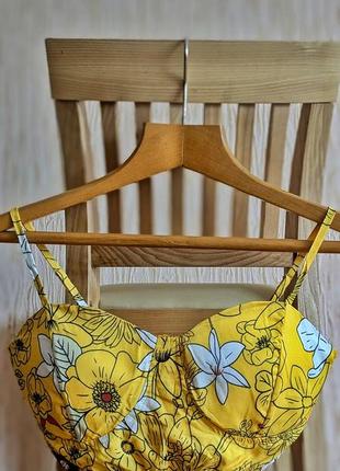 Женский топ в цветочный принт