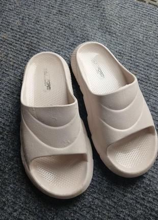 Шльопанці ,капці,взуття 37р.