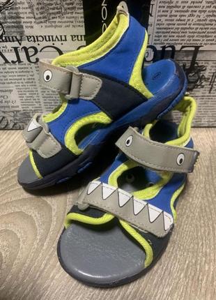 Nutmeg босоніжки сандалі