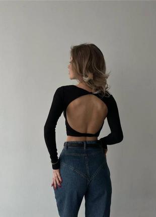 Трендовая кофта с открытой спиной