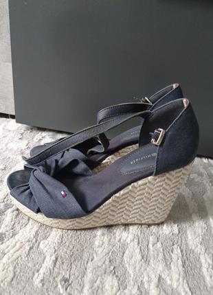 Босоніжки оригінальні tommy hilfiger