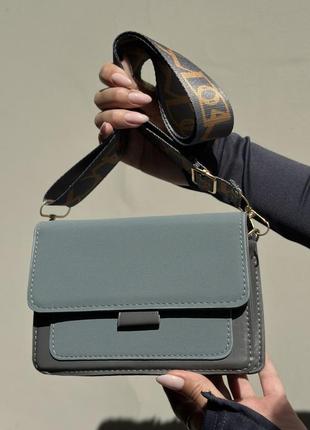 Жіноча класична сумка крос-боді через плече на ремінці бархатна велюрова замшева блакитна