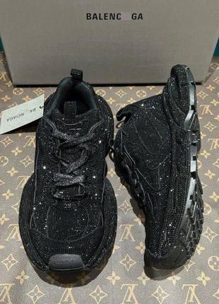 Стильные женские кроссовки