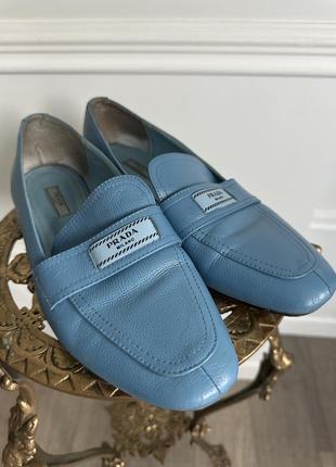 Лоферы модного дома prada