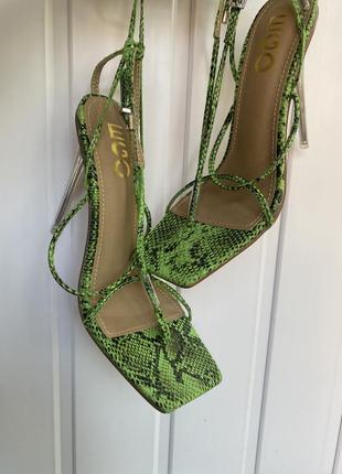 Босоножки на завязках, зеленые босоножки