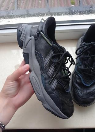 Кожаные кроссовки adidas ozweego