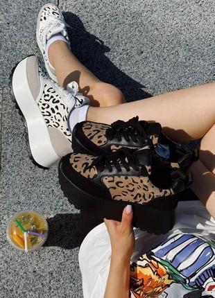 Кросівки  колір - беж та чорні матеріал - еко шкіра.8 фото