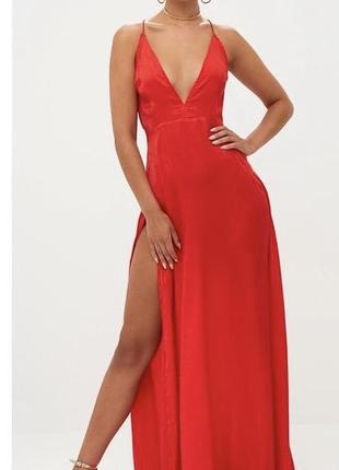 Роскошное длинное красное платье prettylittlething