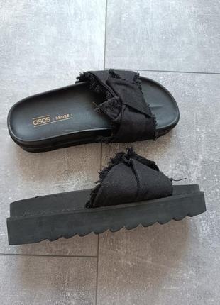 Шльопанці asos