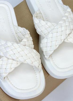 Шльопанцы женские