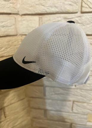Кепка від nike чорно-біла