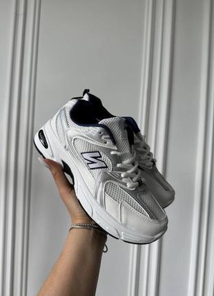 Белые кроссовки nb