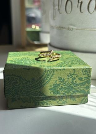 Каблучка позолочена прикраса з камінцями біжутерія перстень