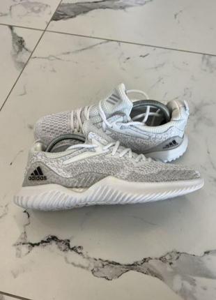 Кроссовки adidas