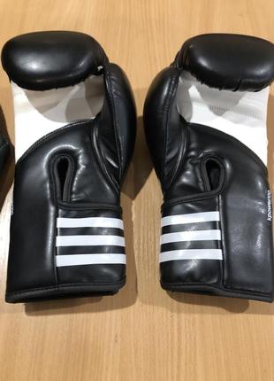 Боксерские перчатки
