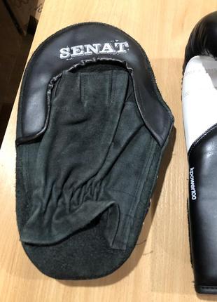 Боксерские перчатки