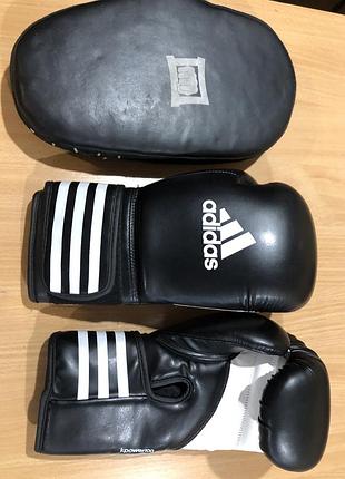 Боксерские перчатки