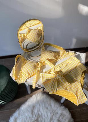 Купальник с высокими трусиками