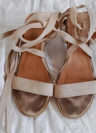 Босоніжки зі шнуровкою no doubt