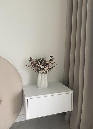 Приліжкові підвісні  2 тумби білі з вбудованною розеткою без ручок  рівне