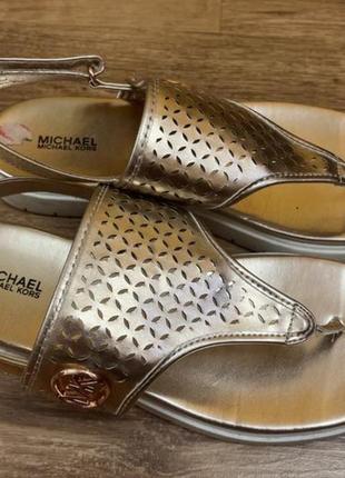 Босоножки, шлепанцы, сандалии