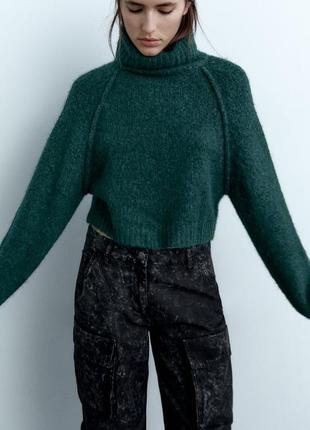 Базовый трикотажный уютный свитер от zara