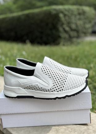 Чоловічі білі шкіряні кросівки з перфорацією / білі чоловічі макасини / кросівки з перфорацією/ білі мокасини з натуральної шкіри3 фото