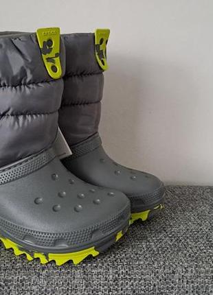 Зимові чобітки дутіки crocs unisex-child kids' classic neo puff boot