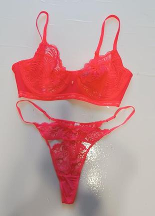 Кружевные бюст и трусики 95 е/ l