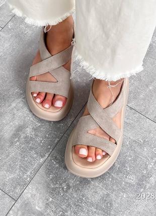 Удобные босоножки натуральная замша