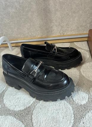 Лофери pull&bear  38 р 1000 грн